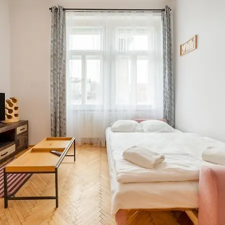 Authentic Czech Experience By Rentez Apartamento Praga